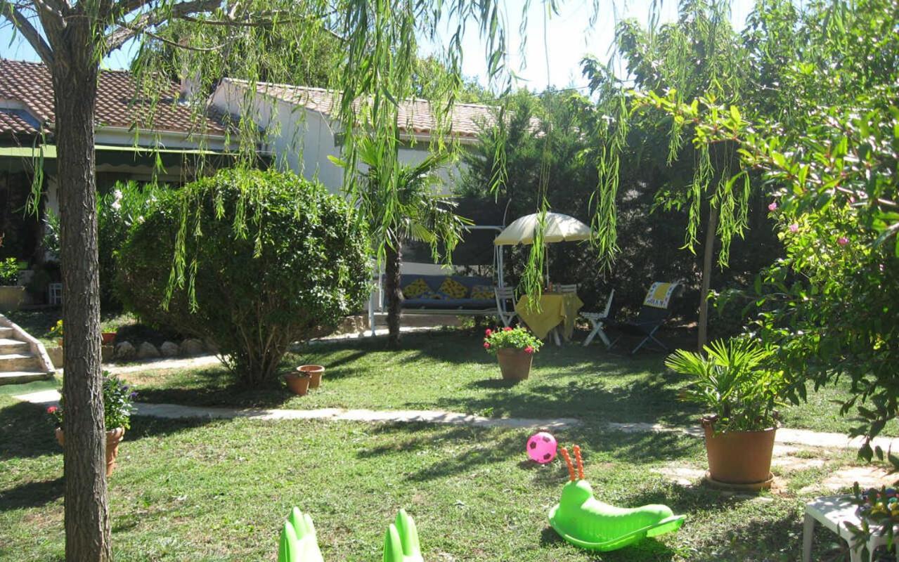 Le Gite Du Castellas Forcalqueiret Exterior photo